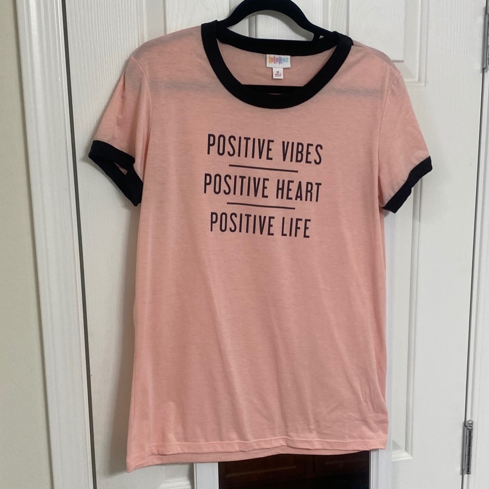 LulaRoe Classic T Top (M)
